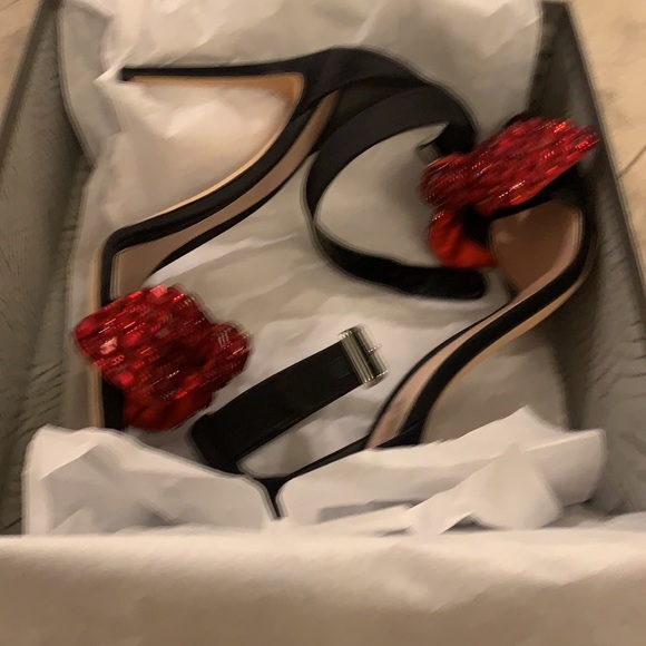 Brand new Alexander McQueen Heels - Picture 6 of 8